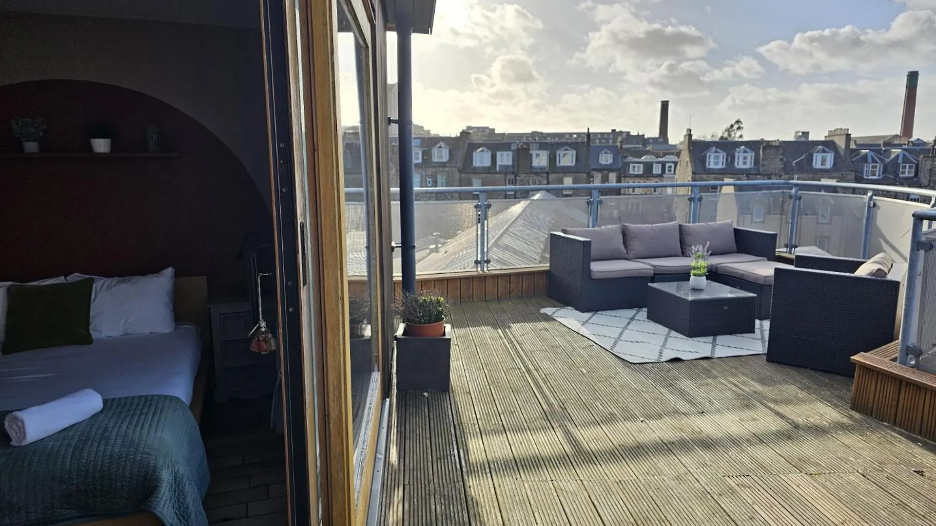 אדינבורו Rooftop Retreat בריטניה